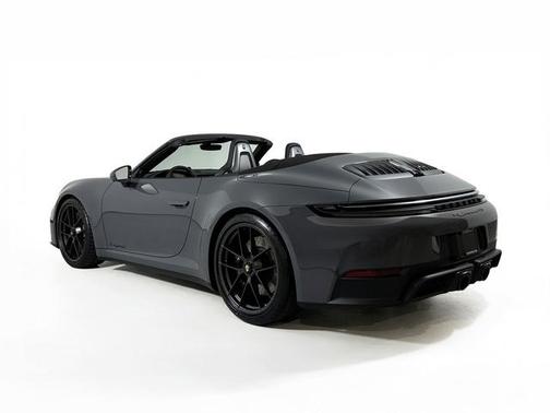 2026 Porsche 911 Carrera 4 GTS