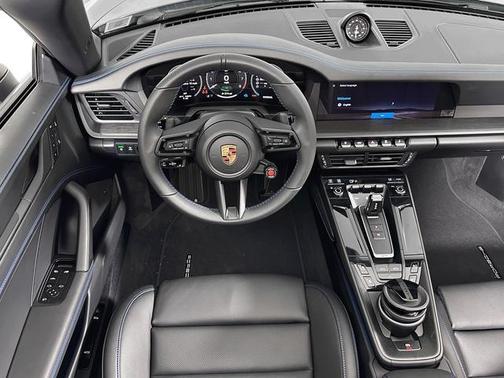 2026 Porsche 911 Carrera 4 GTS