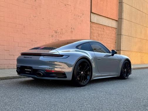 2024 Porsche 911 Carrera 4S