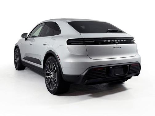2025 Porsche Macan 4
