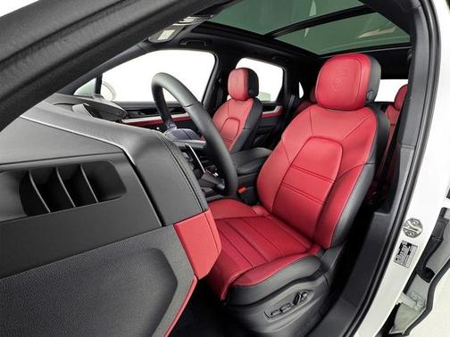 2025 Porsche Cayenne S
