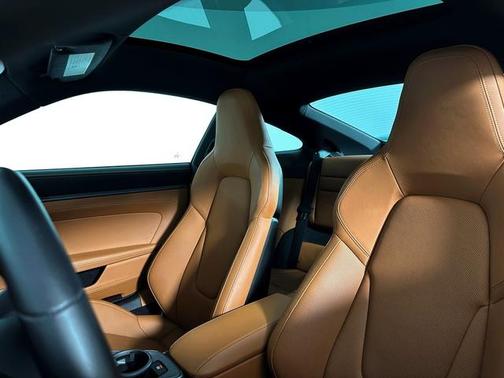 2025 Porsche 911 Carrera