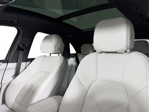 2023 Porsche Macan S