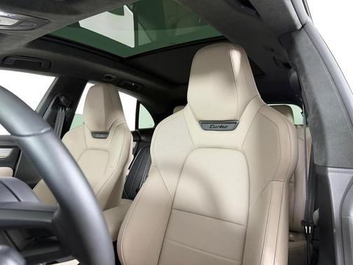 2024 Porsche Macan Turbo