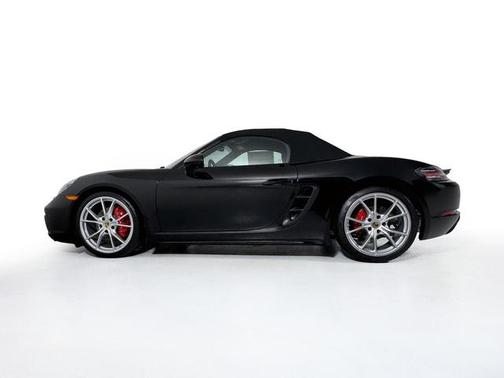 2025 Porsche 718 Boxster S