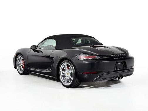 2025 Porsche 718 Boxster S