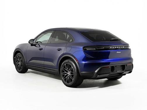 2025 Porsche Macan Turbo