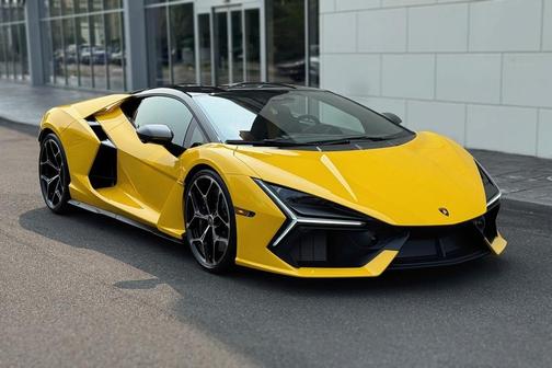 2024 Lamborghini Revuelto Base