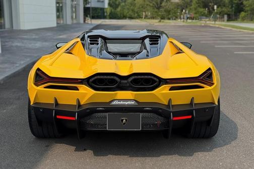 2024 Lamborghini Revuelto Base