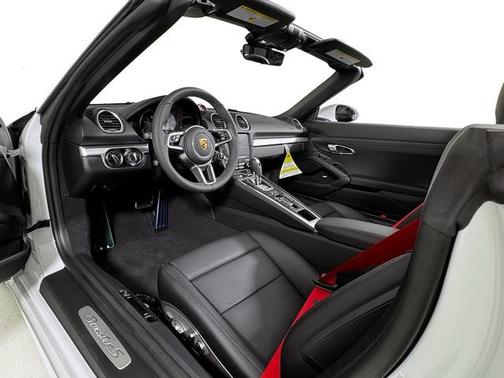 2025 Porsche 718 Boxster S