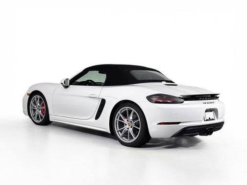 2025 Porsche 718 Boxster S
