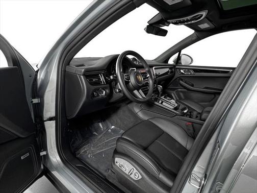 2022 Porsche Macan Base