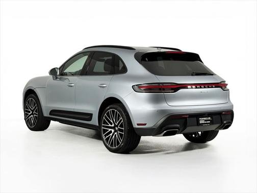 2022 Porsche Macan Base