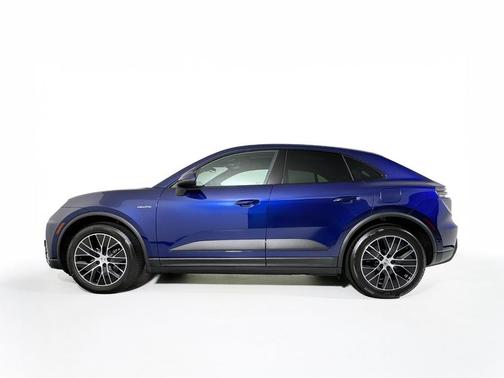 2025 Porsche Macan 4 Electric