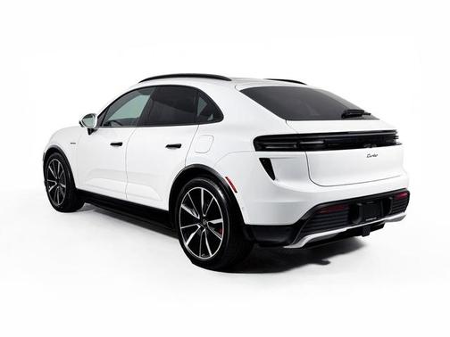 2025 Porsche Macan Turbo