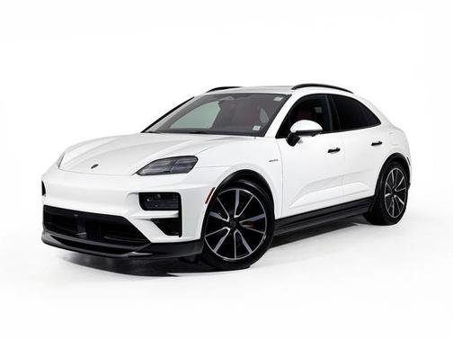 2025 Porsche Macan Turbo