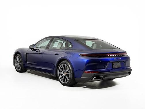 2025 Porsche Panamera 4