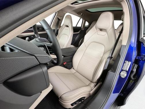 2025 Porsche Panamera 4