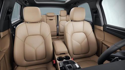 Volcano Grey Metallic 2026 Porsche Macan Macan