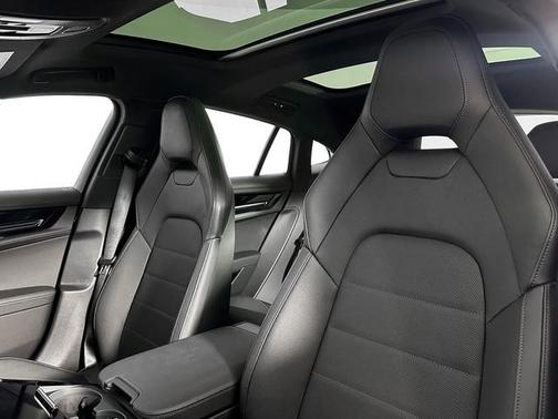 2026 Porsche Panamera 4