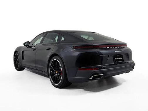2026 Porsche Panamera 4