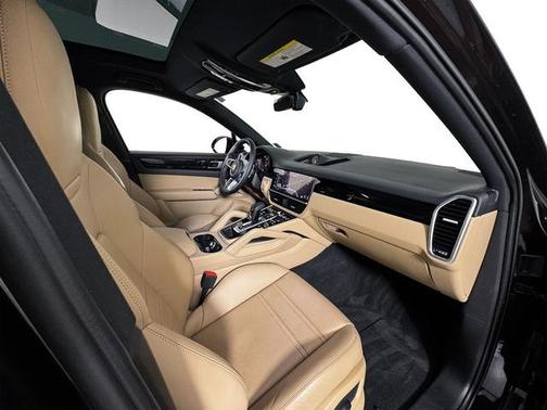 2022 Porsche Cayenne Cayenne