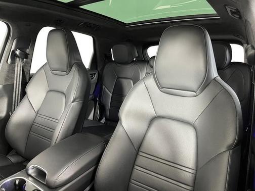 2022 Porsche Cayenne GTS