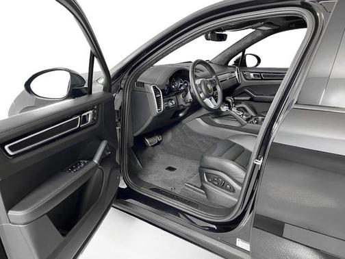 2022 Porsche Cayenne GTS