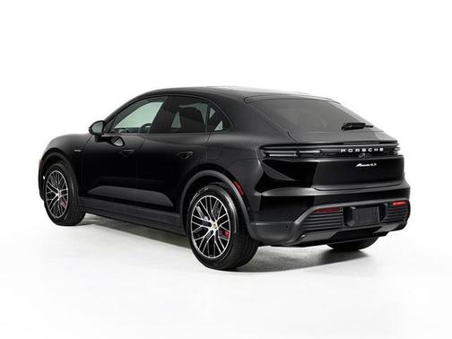 2025 Porsche Macan 4S