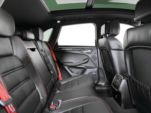 2022 Porsche Macan GTS