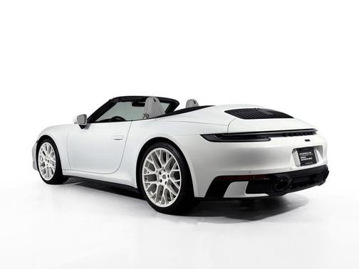 2024 Porsche 911 Carrera