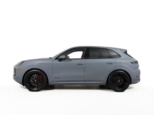 2025 Porsche Cayenne GTS