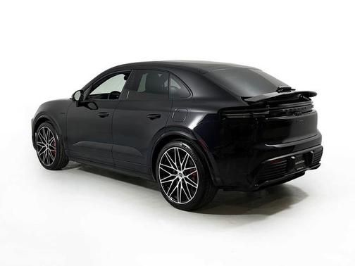 2026 Porsche Macan Turbo