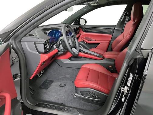 2026 Porsche Macan Turbo