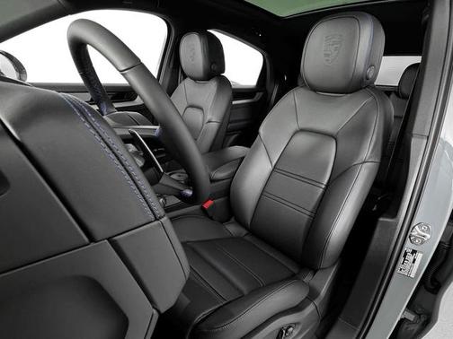 2025 Porsche Cayenne S
