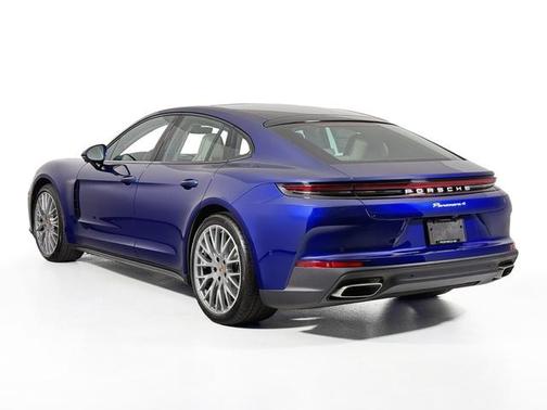 2025 Porsche Panamera 4