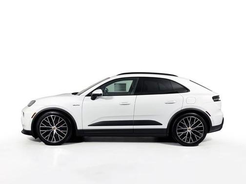 2025 Porsche Macan 4S