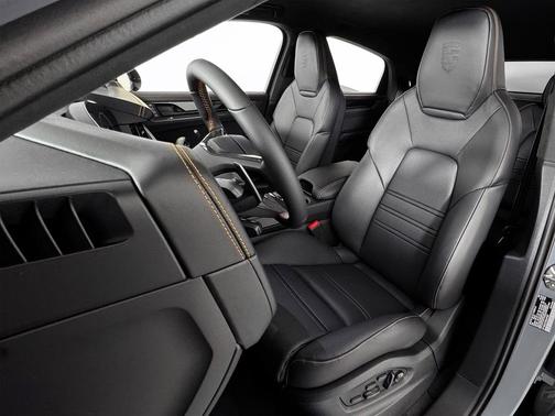 2025 Porsche Cayenne Turbo GT
