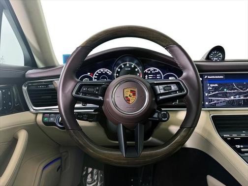 2022 Porsche Panamera E-Hybrid 4 Platinum Edition