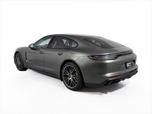 2022 Porsche Panamera E-Hybrid 4 Platinum Edition