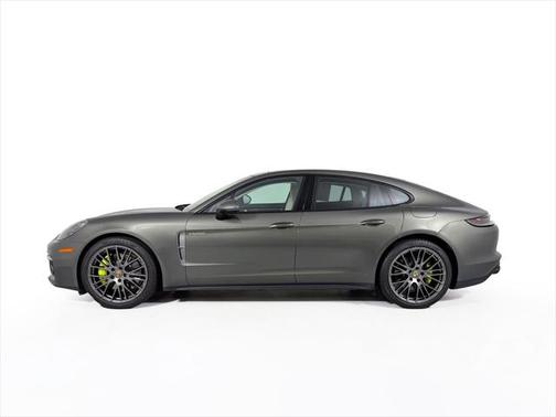 2022 Porsche Panamera E-Hybrid 4 Platinum Edition
