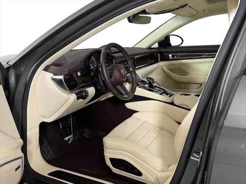 2022 Porsche Panamera E-Hybrid 4 Platinum Edition