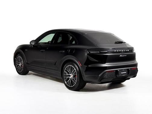 2025 Porsche Macan 4S