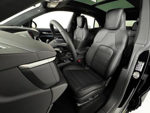 2025 Porsche Macan 4S