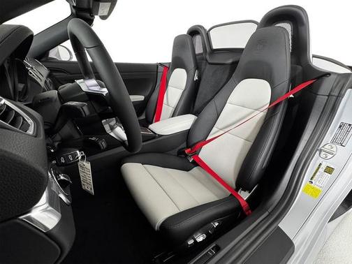 2025 Porsche 718 Boxster S