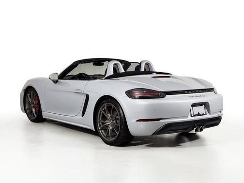 2025 Porsche 718 Boxster S