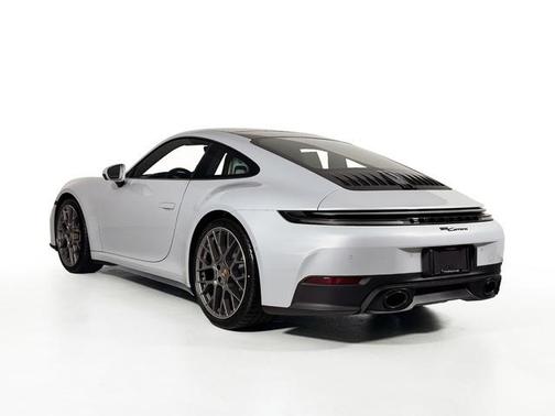 2025 Porsche 911 Carrera