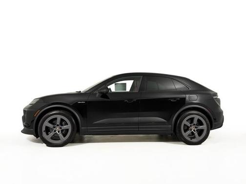 2025 Porsche Macan 4