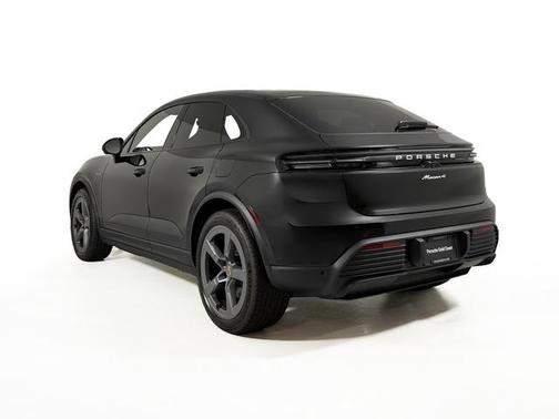 2025 Porsche Macan 4
