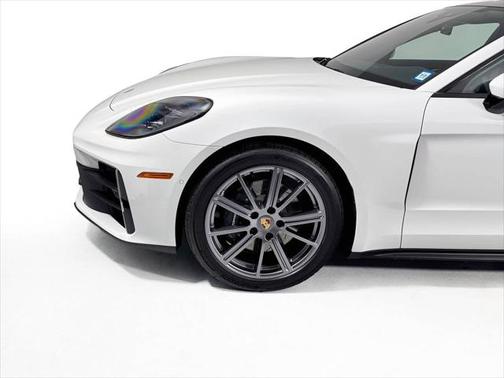 2025 Porsche Panamera 4